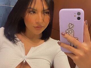 LaurynJhons's Live cam boobs Profile Image